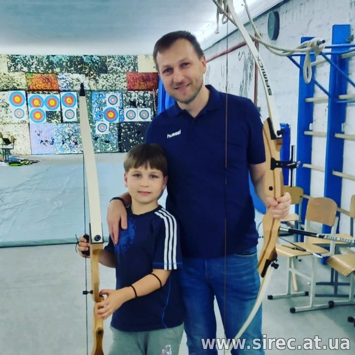 Сімейний відпочинок у Києві — стрільба з лука для дітей і дорослих